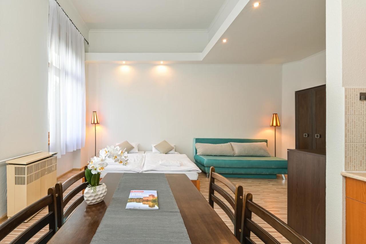 Vilagora Apartman Gyula Ngoại thất bức ảnh